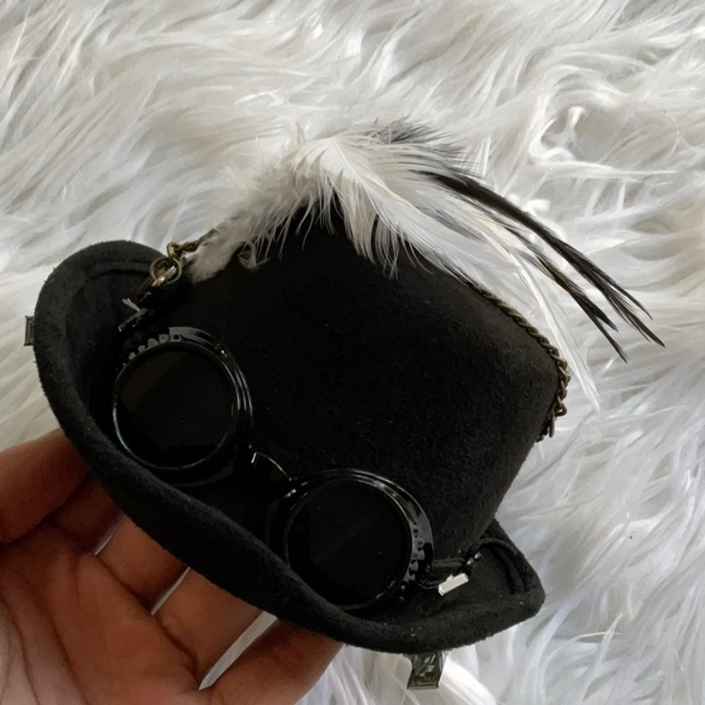 Costume hat
